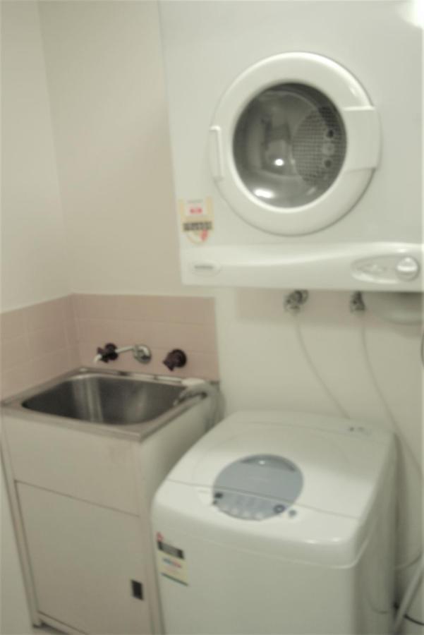Accommodation Sydney - Kent Street Sydney Cbd Top Floor 2 Bedroom Apartment With Balcony Extérieur photo