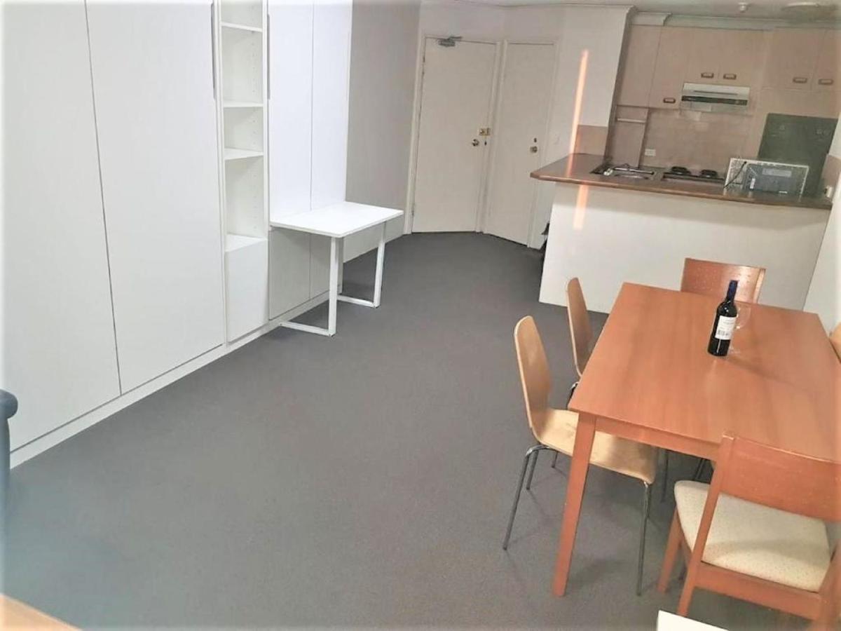 Accommodation Sydney - Kent Street Sydney Cbd Top Floor 2 Bedroom Apartment With Balcony Extérieur photo